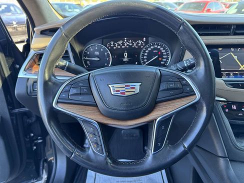 Used 2018 Cadillac XT5 Platinum w/ Driver Assist Package image 12