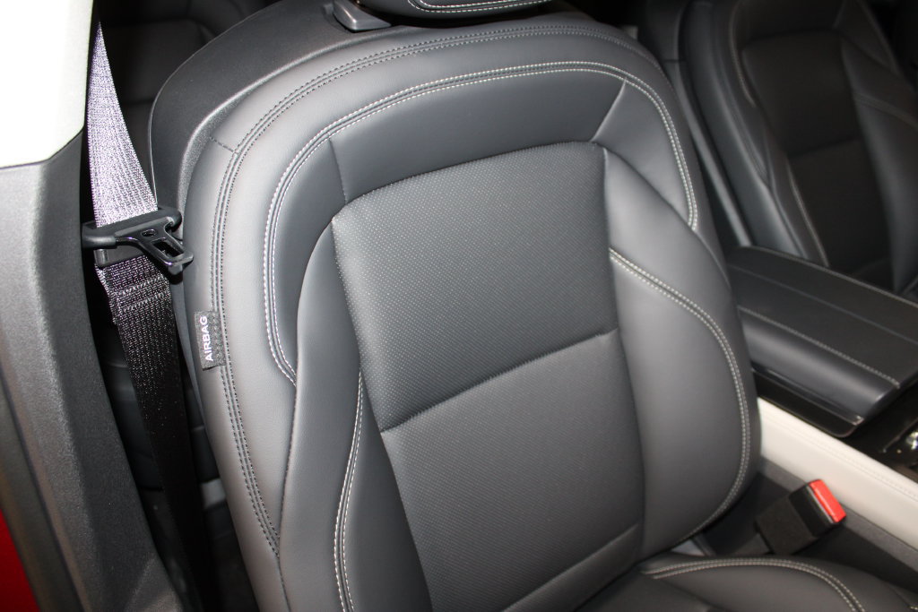 Used 2025 Lincoln Nautilus Premier AWD/4WD image 34