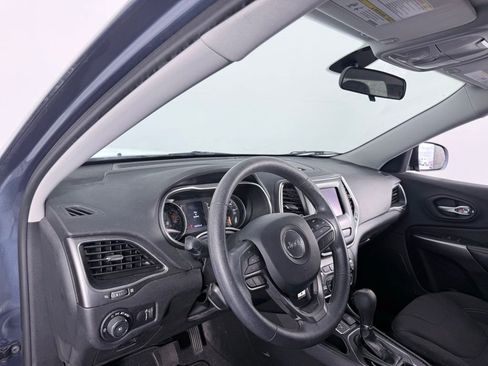 Used 2019 Jeep Cherokee Latitude w/ Popular Appearance Group image 23