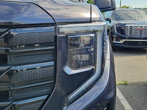 Used 2024 GMC Sierra 1500 Elevation AWD/4WD image 5