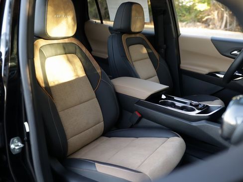 New 2026 Chevrolet Equinox ACTIV w/ Convenience Package III image 38