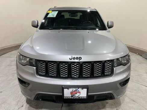 Used 2020 Jeep Grand Cherokee Altitude image 5