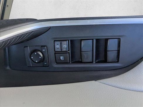 Used 2021 Toyota RAV4 XLE image 10