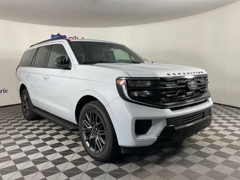 New 2026 Ford Expedition Platinum w/ Stealth Appearance Package AWD/4WD image 1