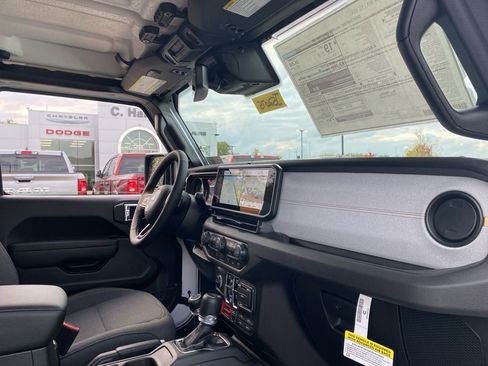 New 2025 Jeep Gladiator Willys image 8