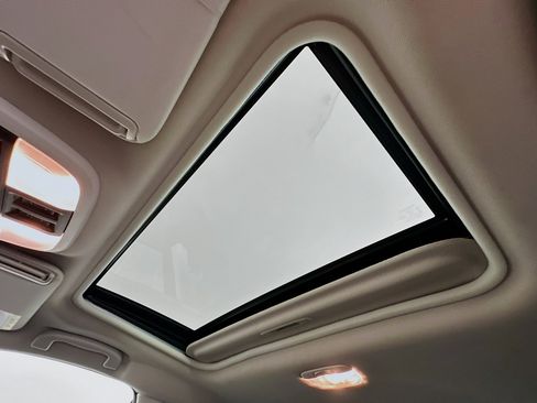 Used 2024 Subaru Crosstrek 2.0i Premium image 25