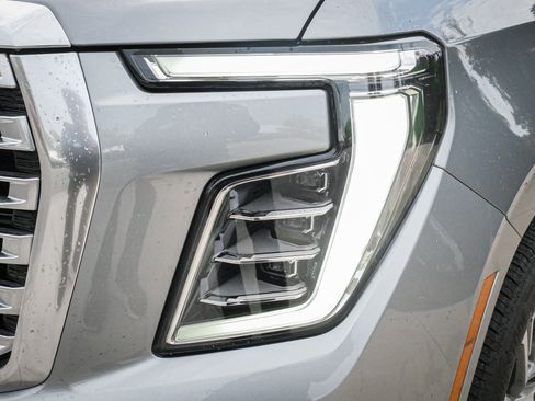 Used 2026 GMC Yukon Denali w/ Sun & Power Step Package AWD/4WD image 6