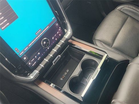 Certified 2025 GMC Yukon Denali image 23