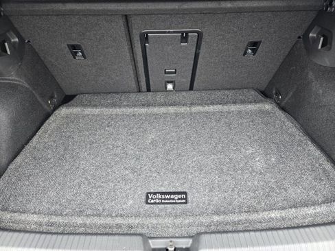 Used 2026 Volkswagen GTI SE FWD image 31
