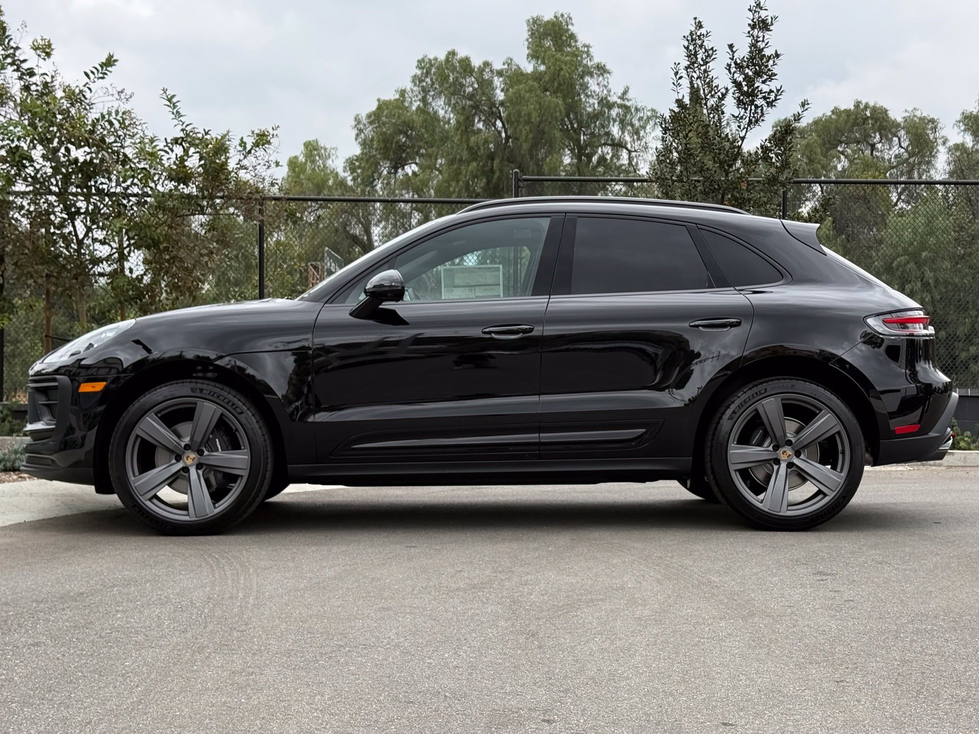 Used 2026 Porsche Macan AWD/4WD image 2