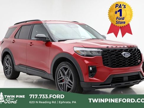 Used 2025 Ford Explorer ST image 1