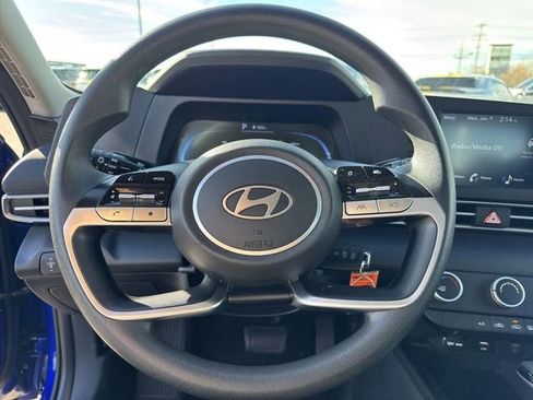 Used 2024 Hyundai Elantra SE image 16