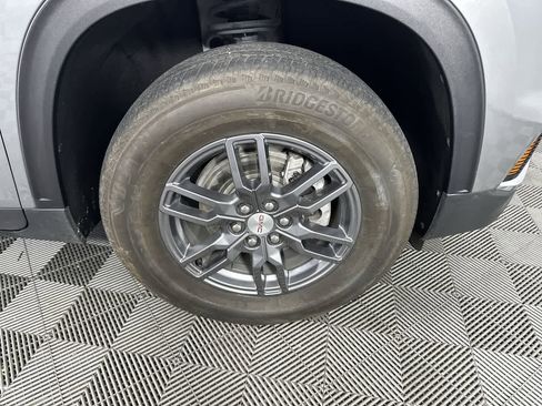 Used 2025 GMC Acadia Elevation AWD/4WD image 10