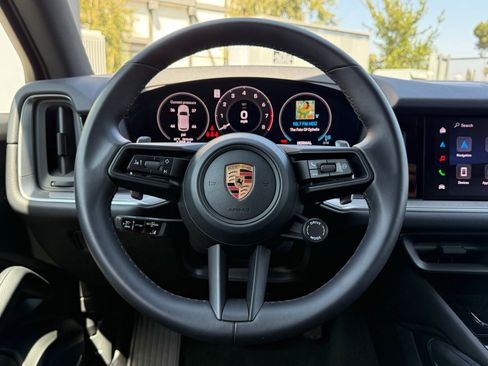 Used 2026 Porsche Cayenne AWD/4WD image 14