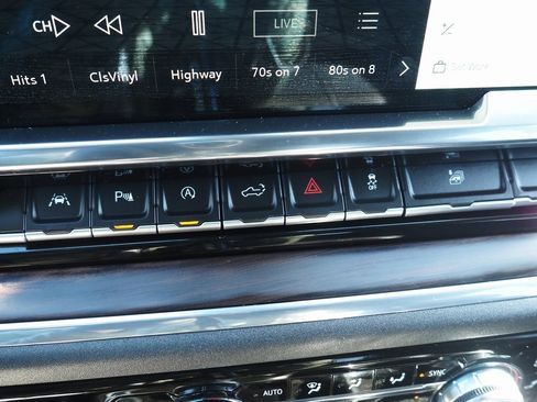 Used 2024 GMC Sierra 1500 SLT w/ SLT Premium Plus Package image 34