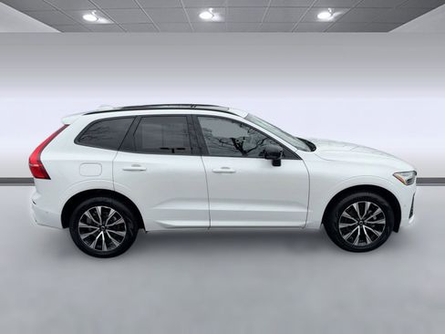 Certified 2025 Volvo XC60 B5 Plus image 8