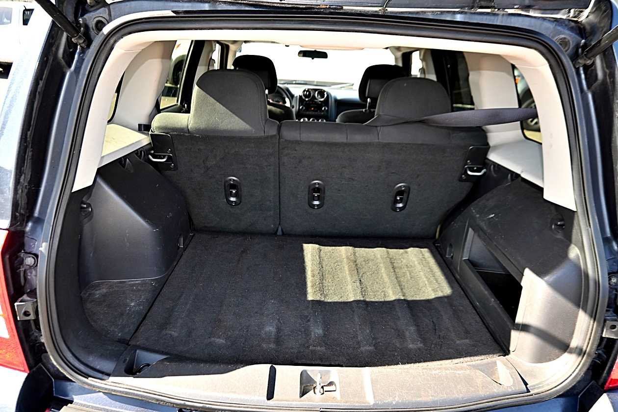Used 2014 Jeep Patriot Sport w/ Power Value Group FWD image 9
