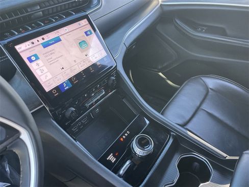 Used 2024 Jeep Grand Cherokee L Limited w/ Luxury Tech Group II image 24