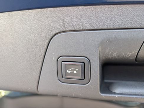 Certified 2022 Buick Envision Avenir w/ Technology Package II image 12