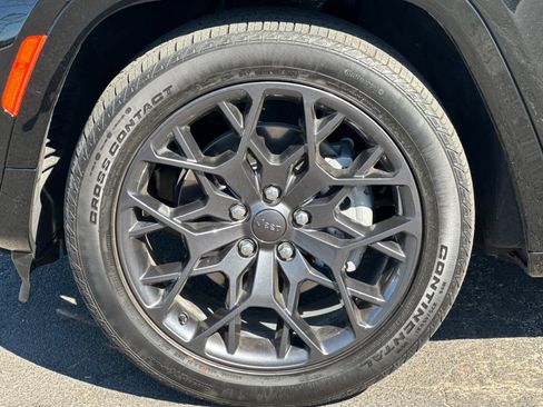 Used 2025 Jeep Grand Cherokee L Summit w/ Obsidian Package AWD/4WD image 39