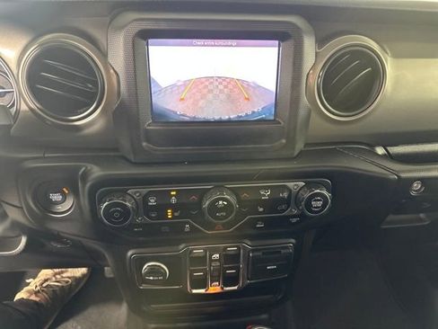 Used 2023 Jeep Wrangler Unlimited w/ Cold Weather Group image 22