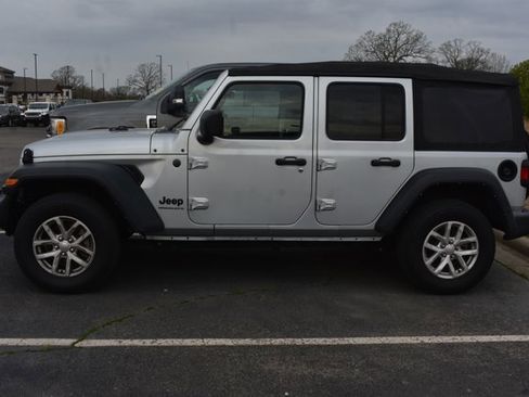 Used 2023 Jeep Wrangler Sport S image 6