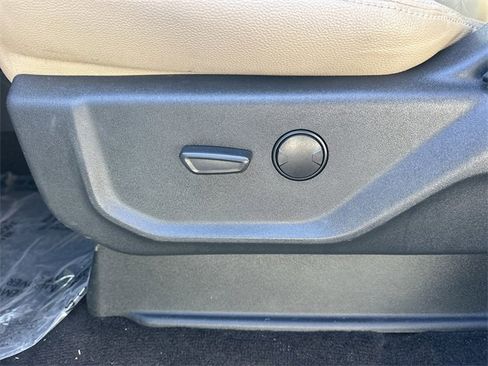 Used 2022 Ford Expedition XLT image 20