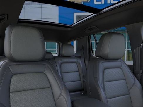 New 2026 Chevrolet Equinox LT w/ Convenience Package II FWD image 24