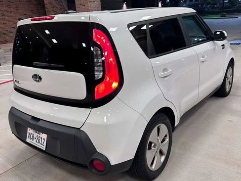 Used 2016 Kia Soul FWD image 8