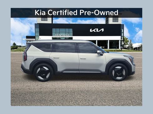 Used 2024 Kia EV9 Wind AWD/4WD image 1