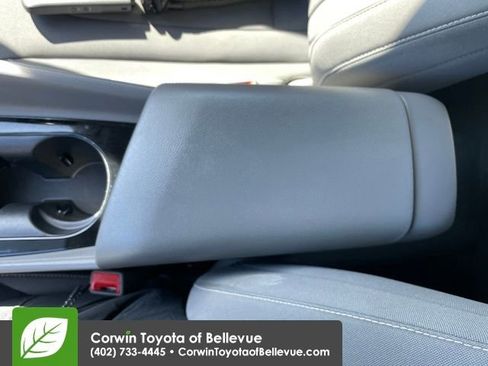 Used 2025 Hyundai Elantra SEL image 16