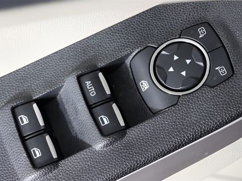 Used 2021 Ford EcoSport S image 16