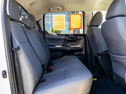 Used 2017 Toyota Tacoma SR5 w/ Tow Package RWD image 20