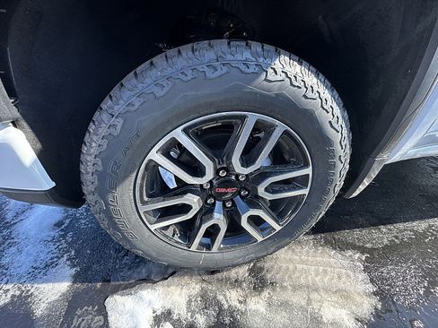 New 2026 GMC Sierra 1500 AT4 w/ Technology Package image 6