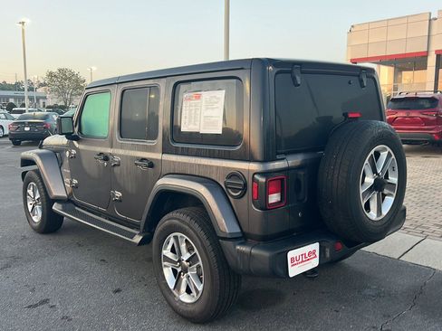 Used 2020 Jeep Wrangler Unlimited Sahara image 4