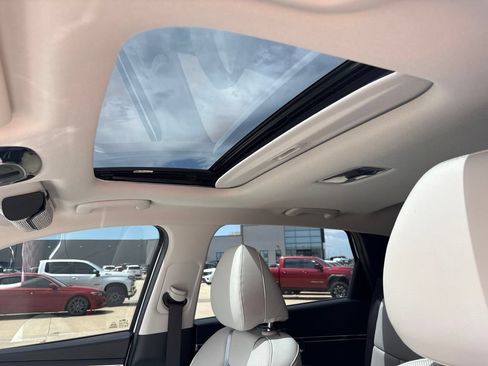 Used 2022 Hyundai Tucson SEL w/ Convenience + Premium Package FWD image 11