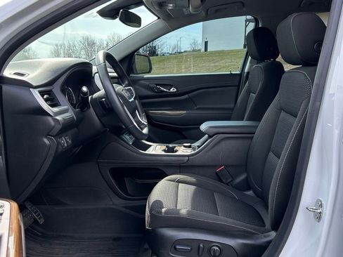 Certified 2023 GMC Acadia SLE w/ Driver Convenience Package image 17