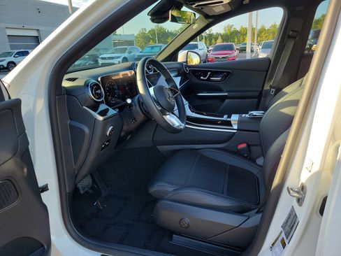 Used 2024 Mercedes-Benz GLC 300 4MATIC image 15