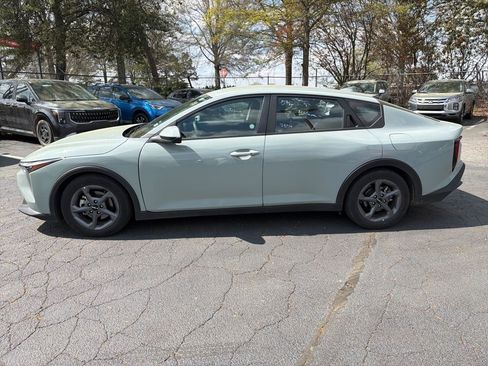 Used 2025 Kia K4 LXS image 8