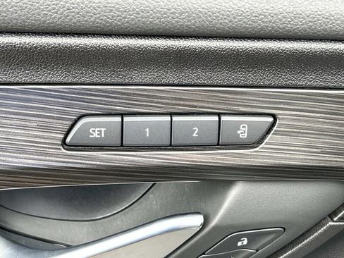 Used 2024 GMC Terrain SLT AWD/4WD image 25
