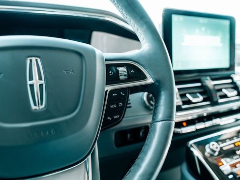 Used 2021 Lincoln Navigator Black Label w/ Cargo Convenience Package image 25