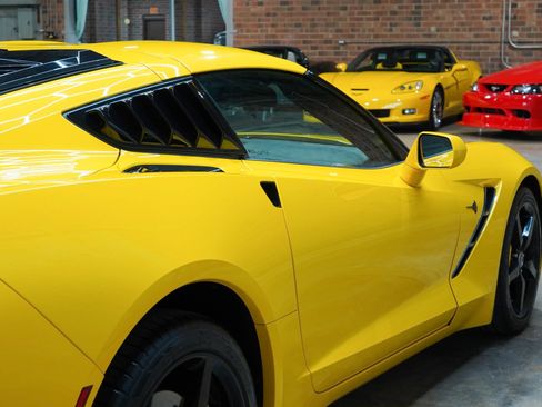 Used 2014 Chevrolet Corvette Stingray Coupe w/ 2LT Preferred Equipment Group RWD image 19