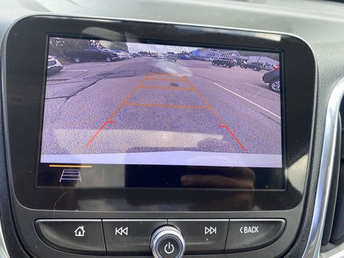 Certified 2019 Chevrolet Equinox LT w/ Sun & Navigation Package AWD/4WD image 29