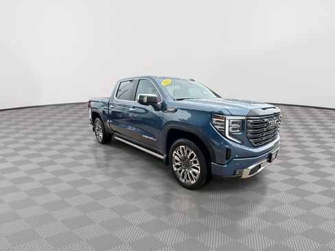 Used 2025 GMC Sierra 1500 Denali Ultimate AWD/4WD image 2