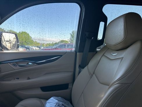 Used 2020 Cadillac Escalade Platinum AWD/4WD image 20