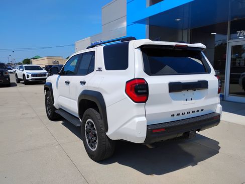 Used 2025 Toyota 4Runner TRD Off-Road AWD/4WD image 9