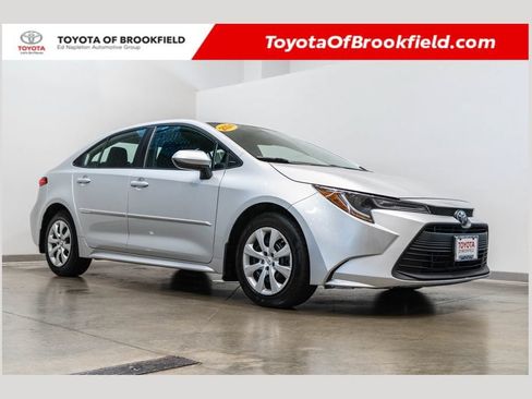 Used 2024 Toyota Corolla LE FWD image 1