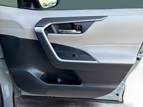 Certified 2021 Toyota RAV4 XLE Premium w/ Carpet Mat Package (TMS) FWD image 25
