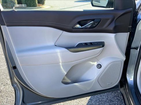 Used 2021 GMC Acadia SLT image 20