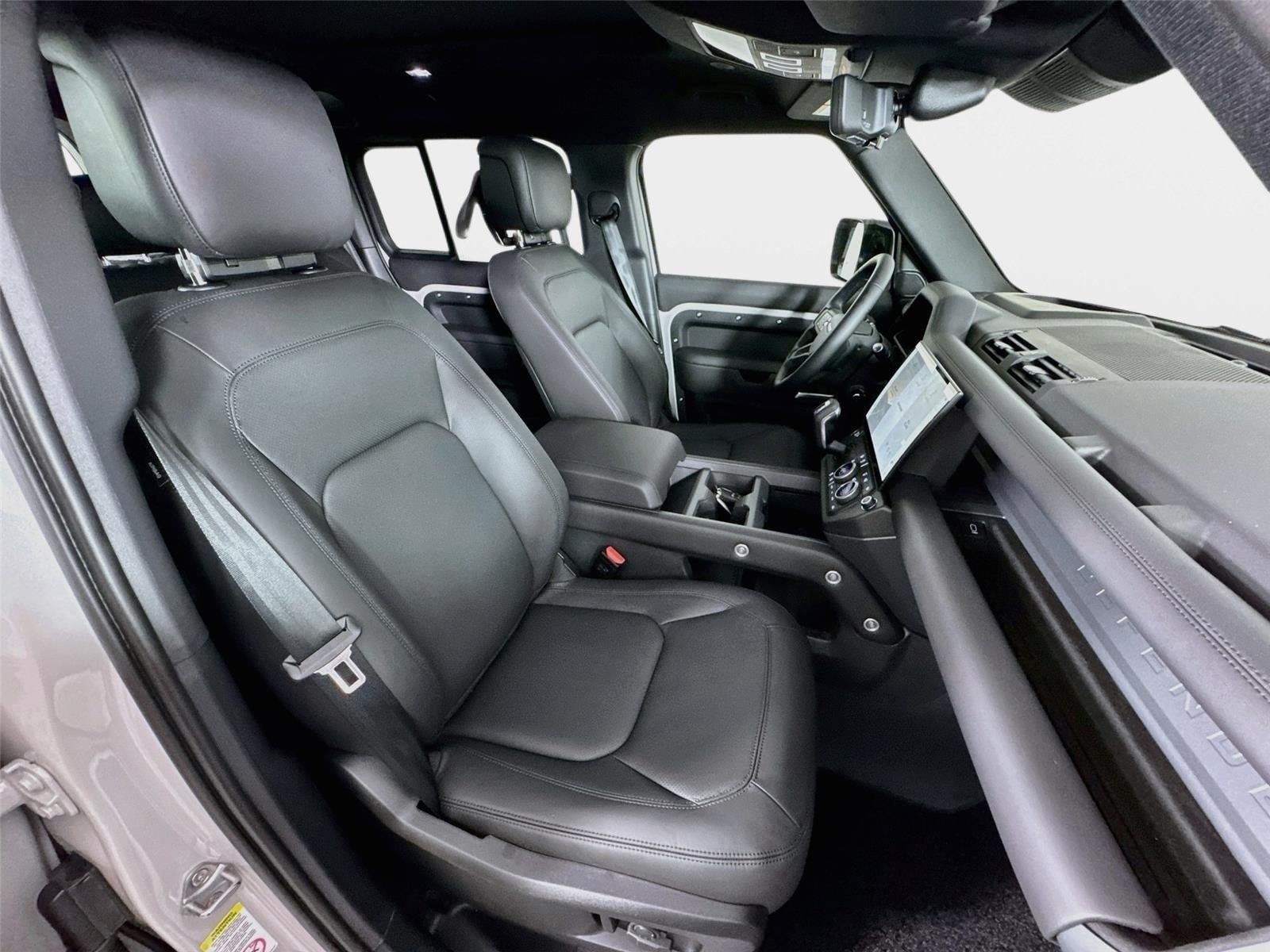New 2026 Land Rover Defender 110 X-Dynamic SE AWD/4WD image 30